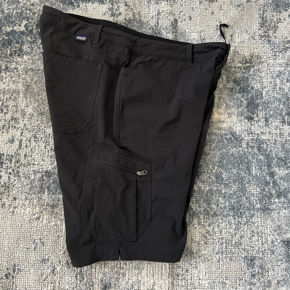 Patagonia Black shorts size 10. - Picture 3 of 10